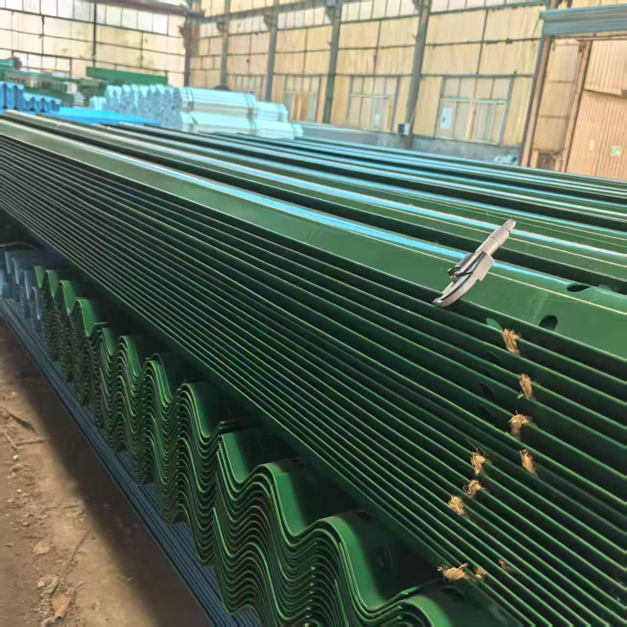 保定市双波波形护栏波形梁护栏 - 价格